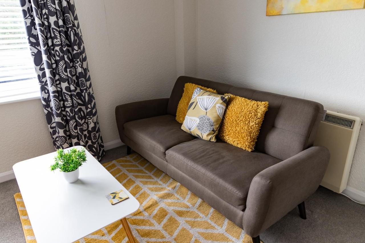 1 Chatsworth Riverscape Apartments - Riverview Apartment In Great Location With Free Parking Overlooking The Gannel Just A Short Walk From Newquays Incredible Beaches And Local Amenities Newquay  Ngoại thất bức ảnh