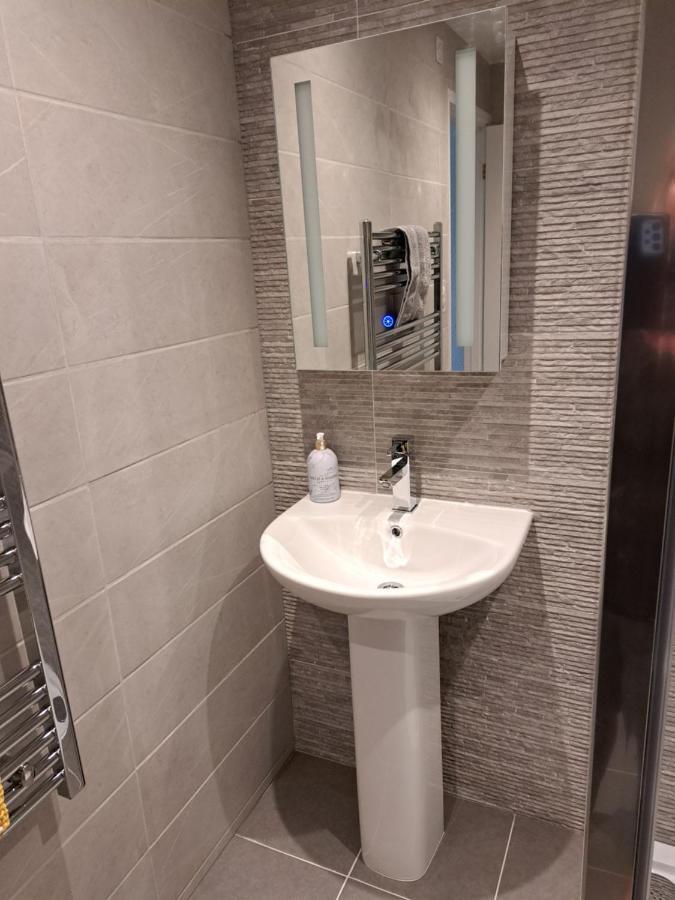 1 Chatsworth Riverscape Apartments - Riverview Apartment In Great Location With Free Parking Overlooking The Gannel Just A Short Walk From Newquays Incredible Beaches And Local Amenities Newquay  Ngoại thất bức ảnh